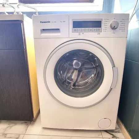 Cozy Apt, Near Airport With 100mbit Internet Appartamento