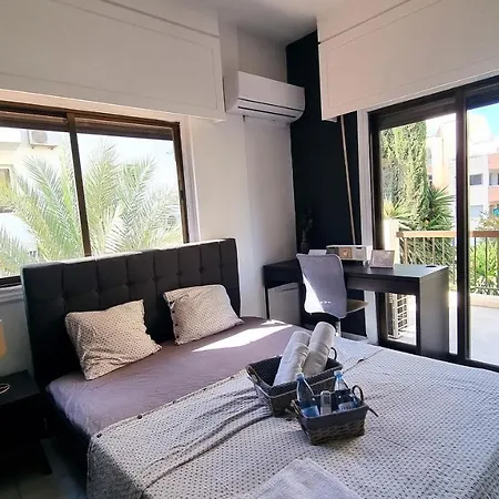 Cozy Apt, Near Airport With 100mbit Internet Larnaca
