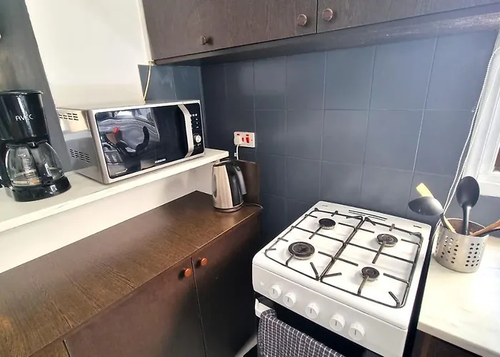 Cozy Apt, Near Airport With 100mbit Internet Appartamento Larnaca