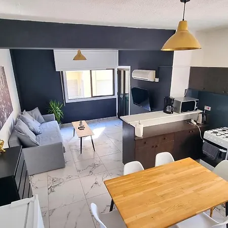 Cozy Apt, Near Airport With 100mbit Internet *