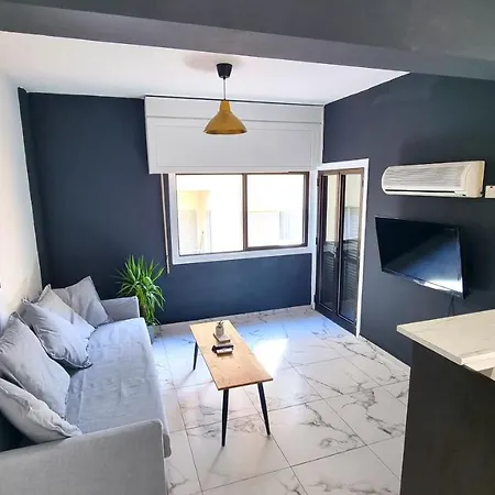 Cozy Apt, Near Airport With 100mbit Internet