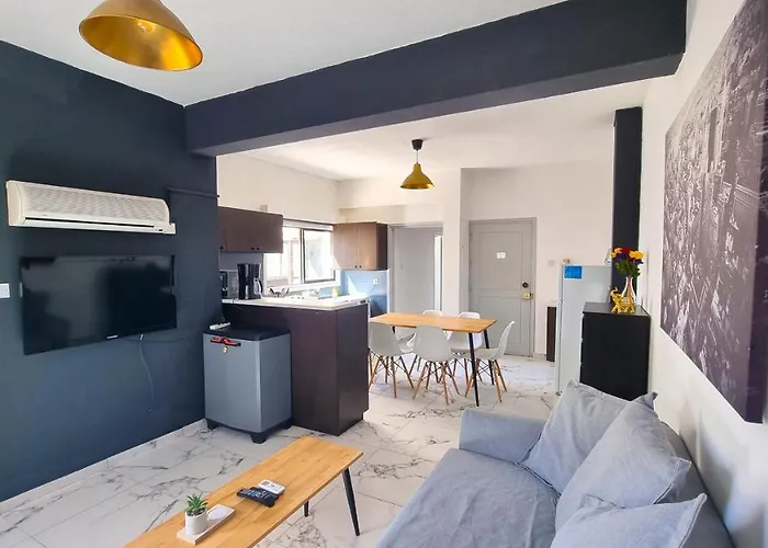 Апартаменты Cozy Apt, Near Airport With 100mbit Internet