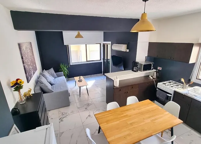 Cozy Apt, Near Airport With 100mbit Internet *